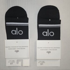 ALO Yoga 2 pair Unisex Half Crew Black and White Athletic Socks NWT